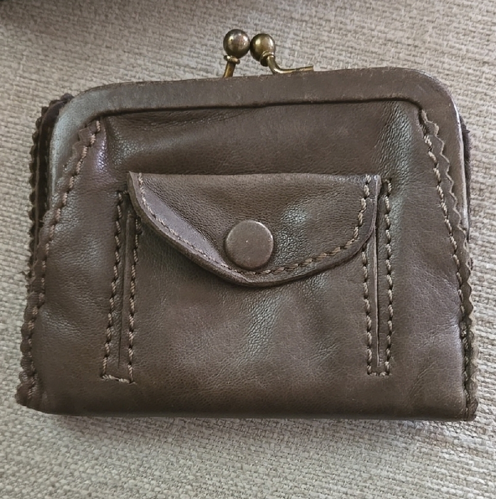 Lucky Brand Brown Leather Wallet with Vintage Clasp